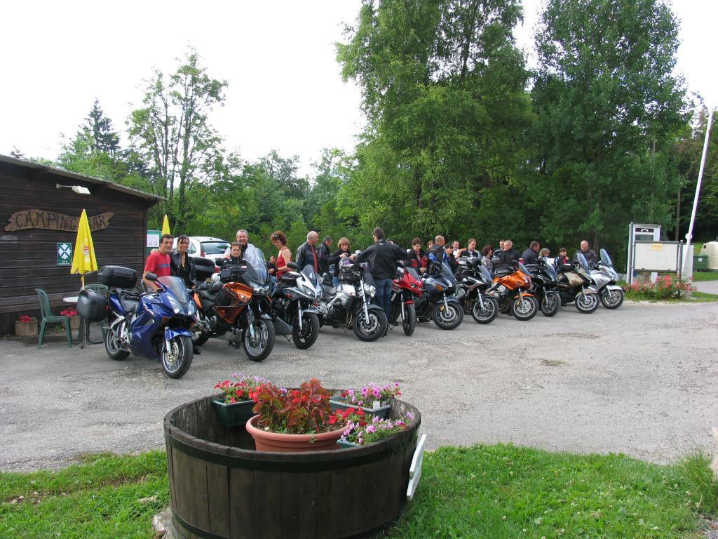 Team Holiday - Camping Le Balcon De Chartreuse Hotel Miribel-les-Echelles Luaran gambar